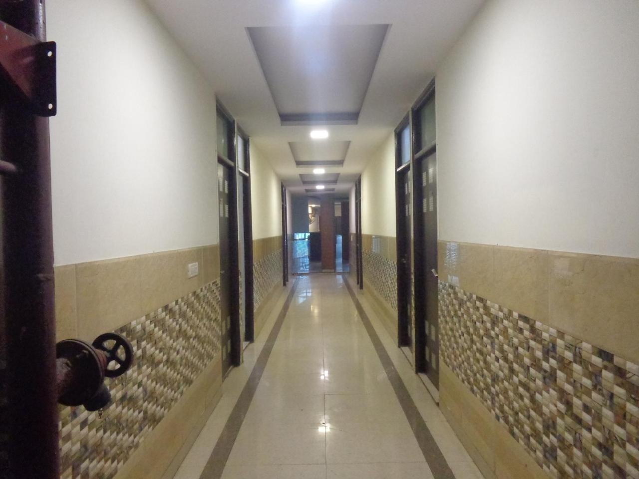 Silver Residency Hotel New Delhi Exterior photo